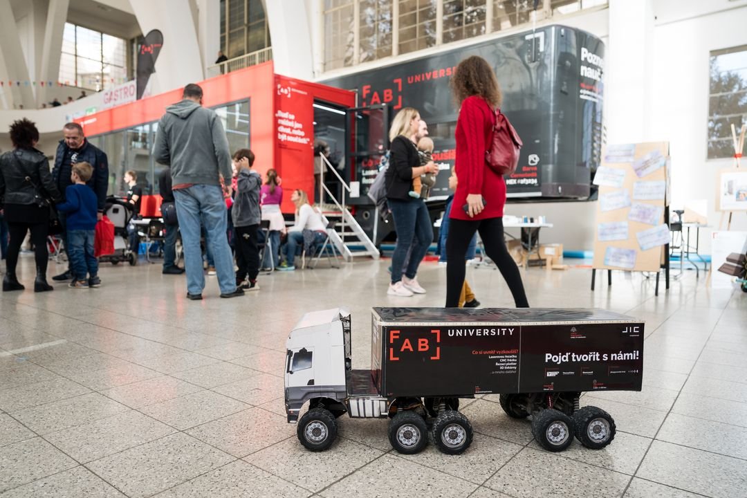 Mobile FabLab University truck